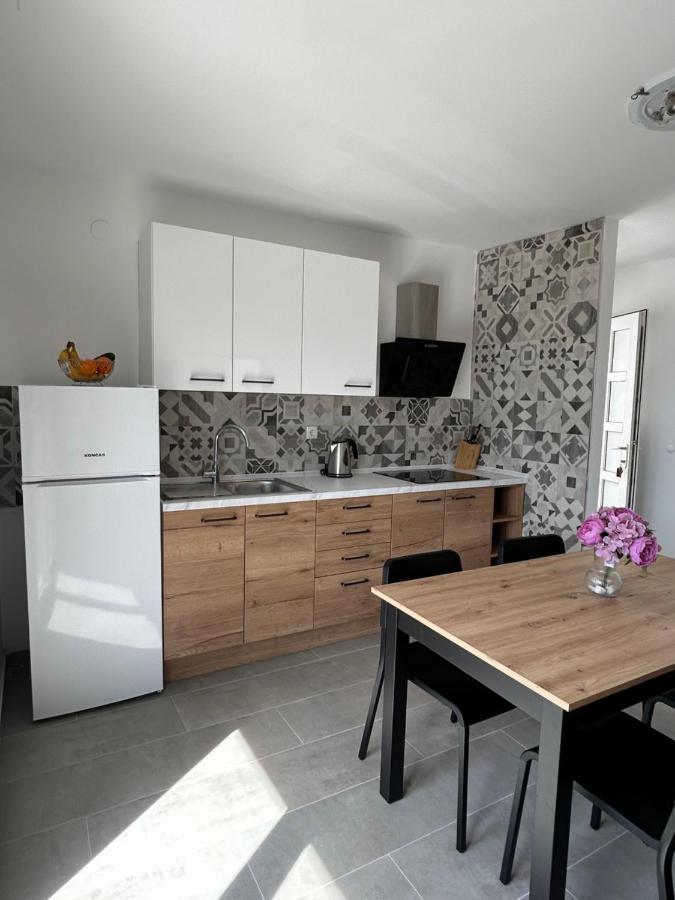 Apartments Ljubomir Rogoznica  Kültér fotó