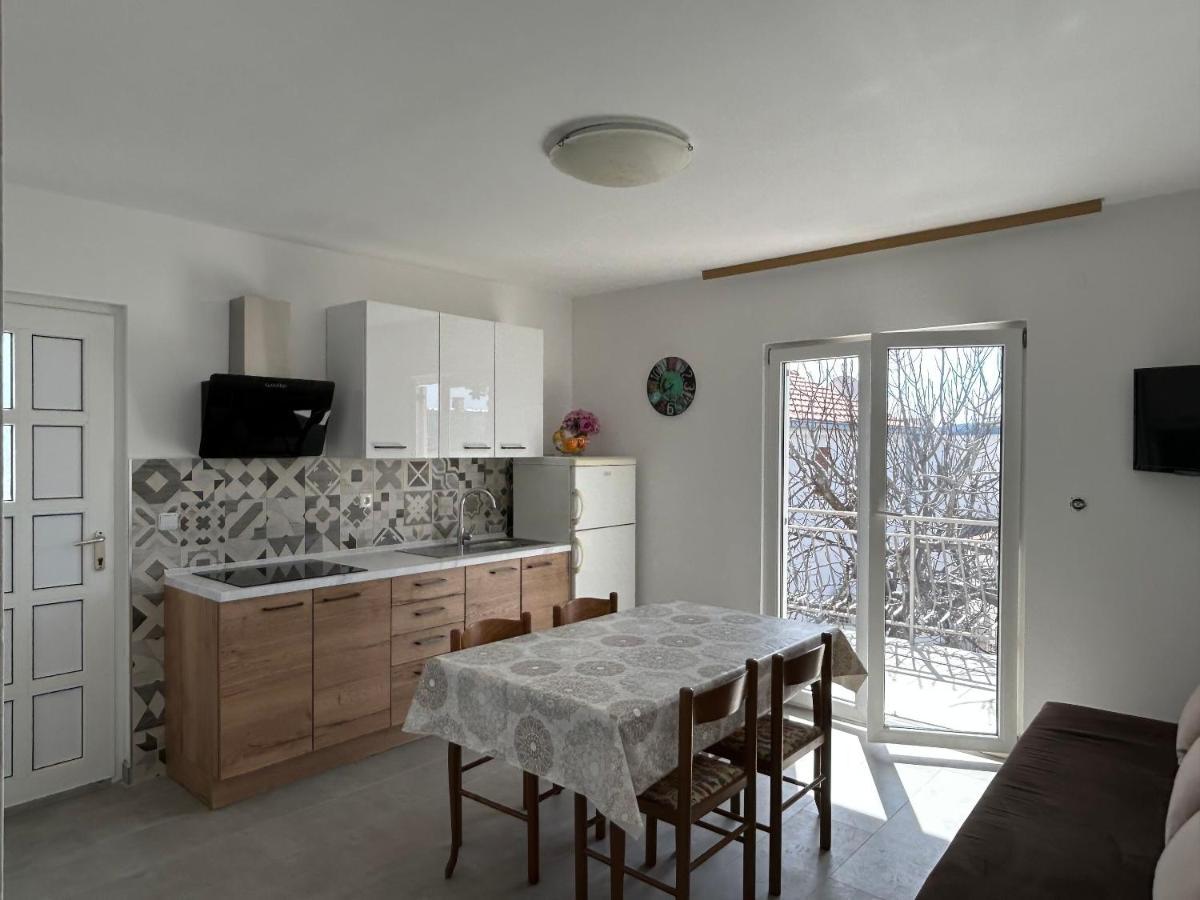 Apartments Ljubomir Rogoznica  Kültér fotó