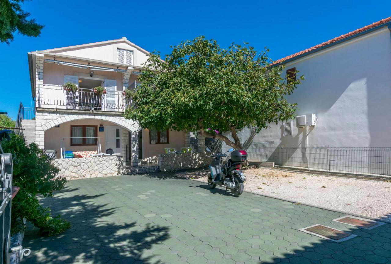 Apartments Ljubomir Rogoznica  Kültér fotó